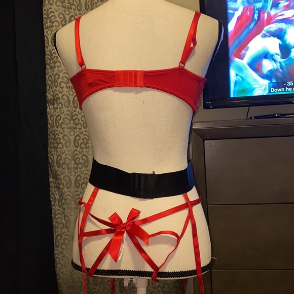 NWOT Santa Honey 3 Piece Garter Set ❤️🖤 - Picture 4 of 4